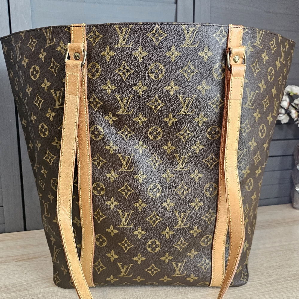 Authentic LOUIS VUITTON Monogram Sac Shopping GM